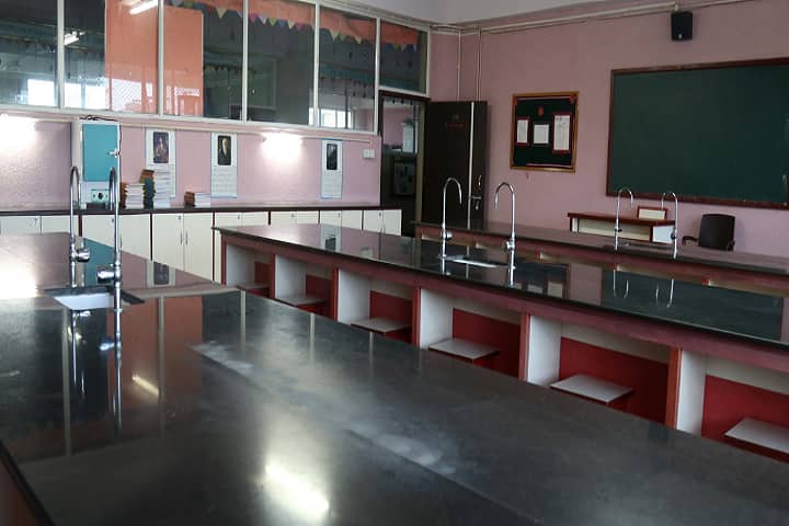 New Horizon Scholars School -Biology Lab