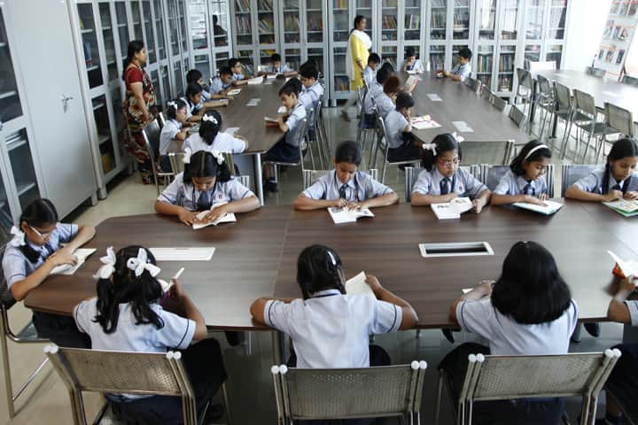 New Horizon Scholars School -Library