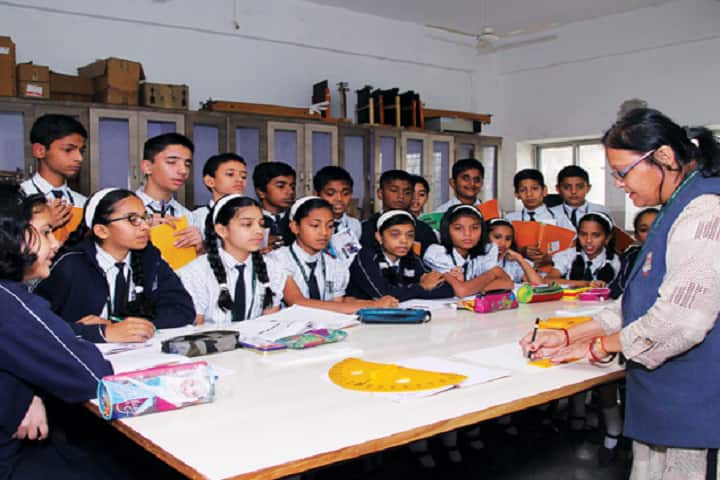 New Pune Public School-Maths Lab