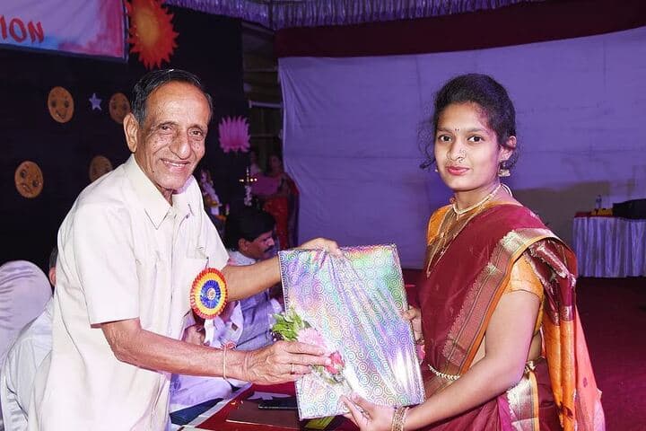P S Deshmukh Memorial Academy-Annual Prize Distrbution