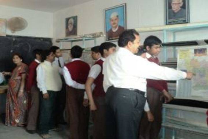 Dav Public School-Arts Lab
