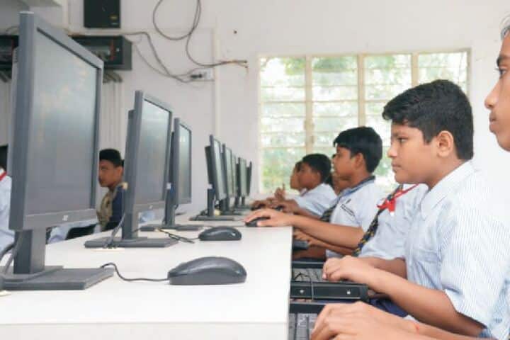 Pravara Central Public School-Computer Lab