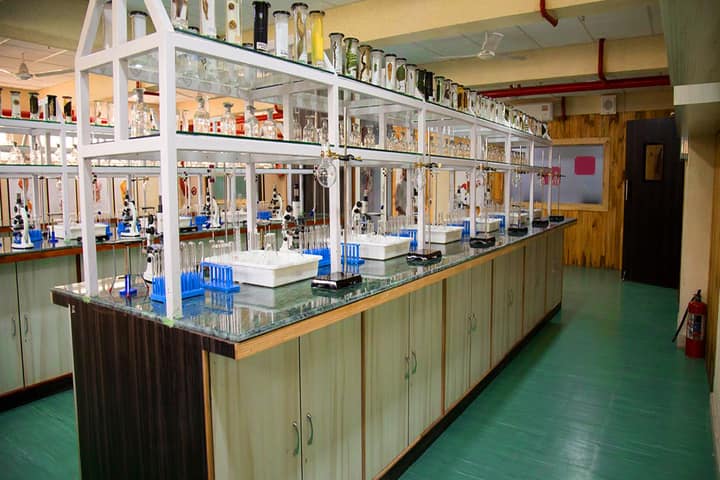 Rainbow International School-Science Lab