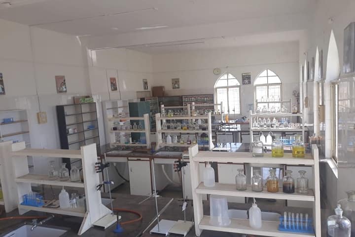 Riverdale High School-Chemistry Lab