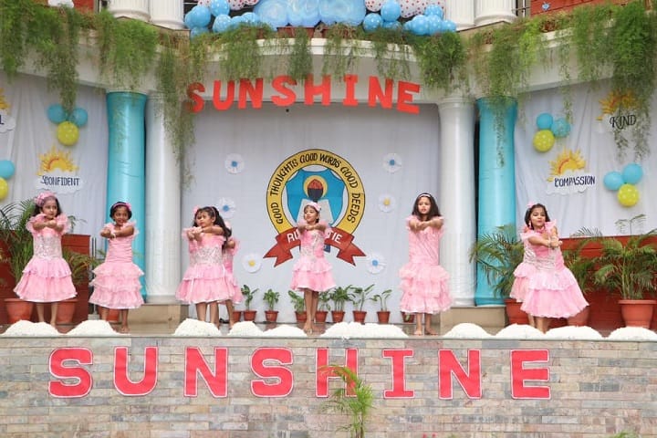 Rustomjie International School-Dances
