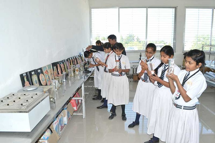 Sadhvi Preetisudhaji International School-Science lab