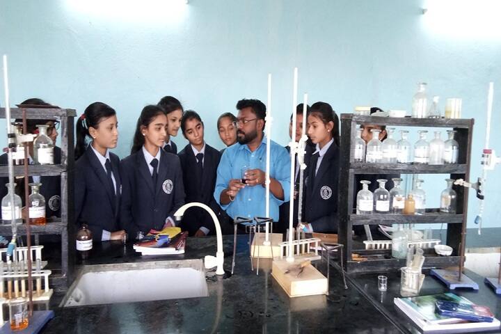 Sharda English School-Chemistry Lab