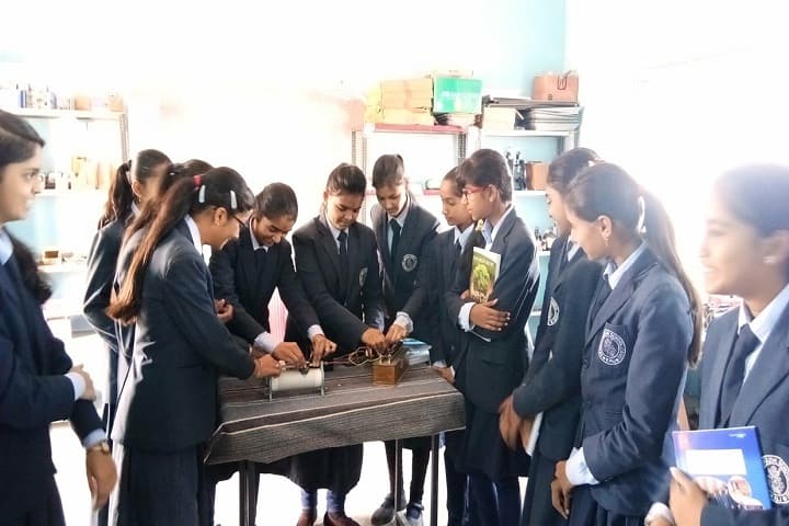 Sharda English School-Laboratory