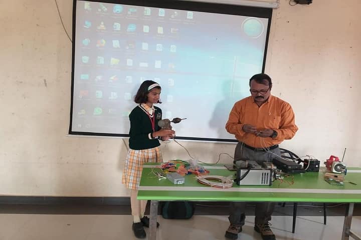 Shinde International School-Laboratory
