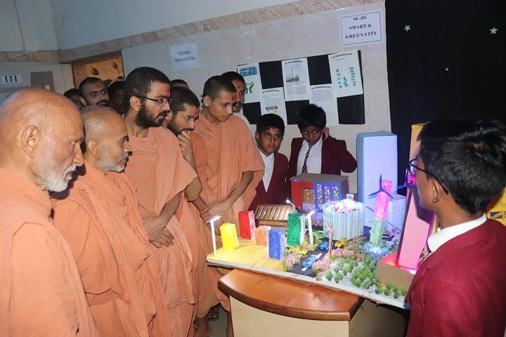 Shree Swaminarayan Gurukul International School-Science Exhibitions