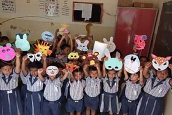 Shri Adgonda Babgonda Patil English School-Mask Making Competitons