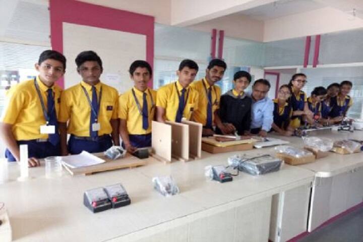 Shri Mahavir English Medium School-Physics Lab