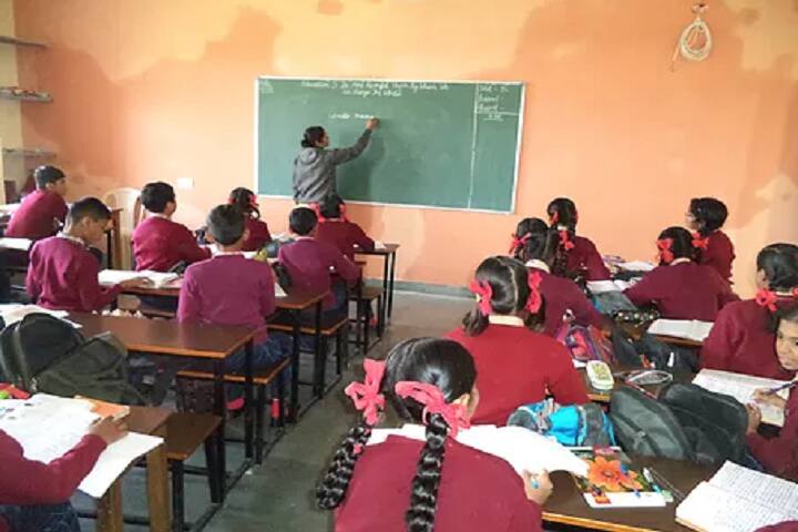 St Gianelli Convent School-Classroom with teacher