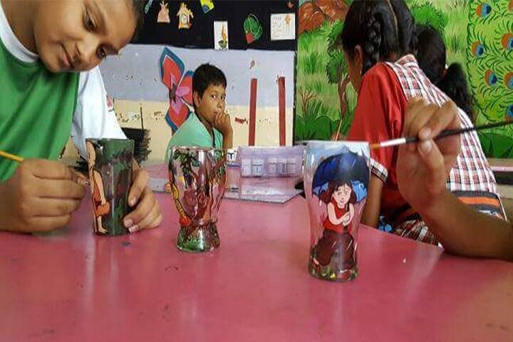 Strawberry English Medium School-Art and craft