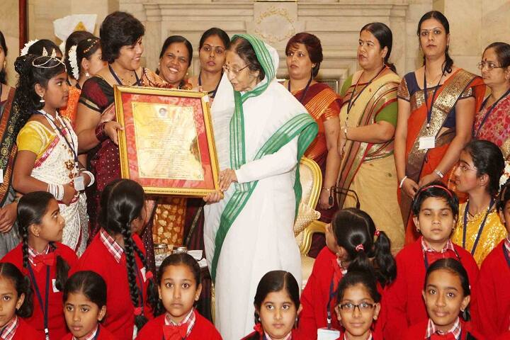 Strawberry English Medium School-Award