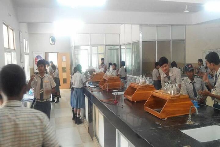 Usa Vidya Niketan Home-Science Lab