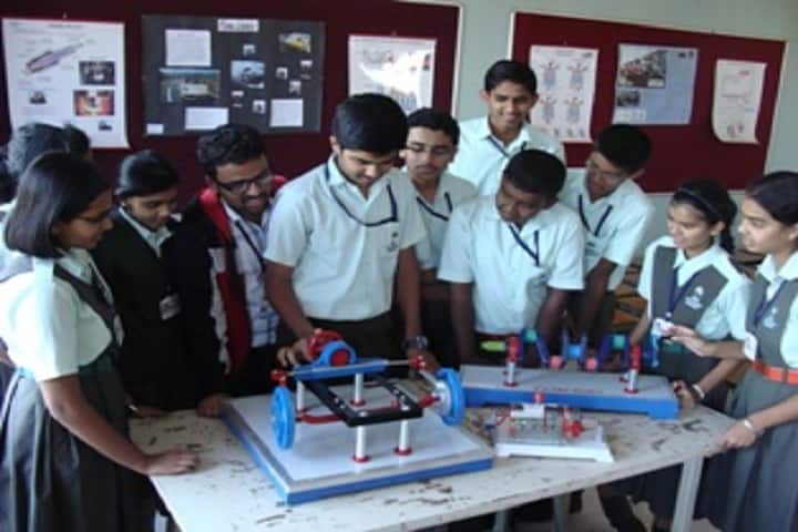 Vidya Pratishthans English Medium School-Automobile Lab