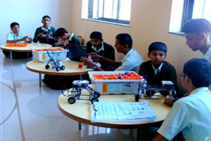 Vidya Pratishthans English Medium School-Robotics Lab