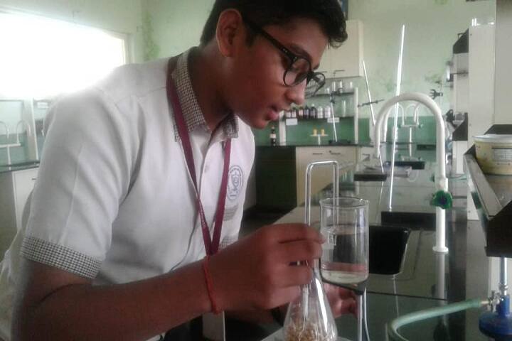 Zainabia English Medium School-Biology Lab