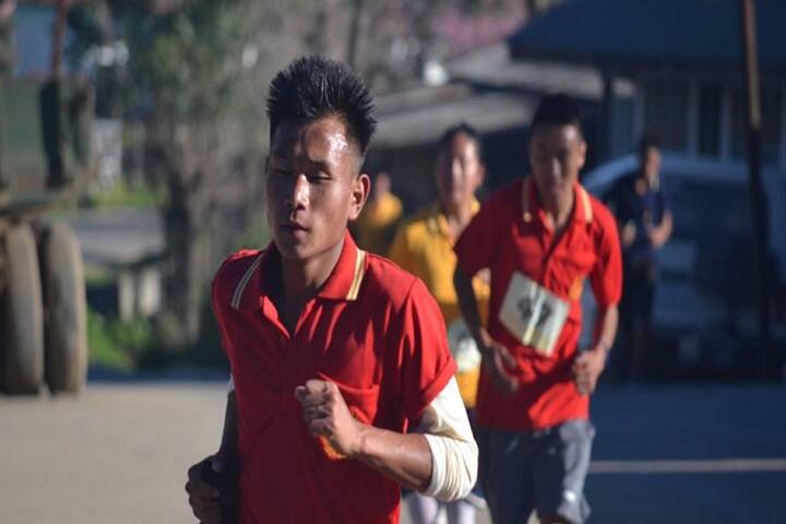 Little AngleS English School-Sports running
