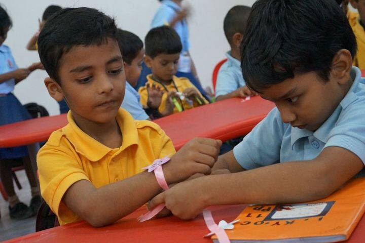 Dr D Y Patil Pushapalata Patil International School-Friendship Day