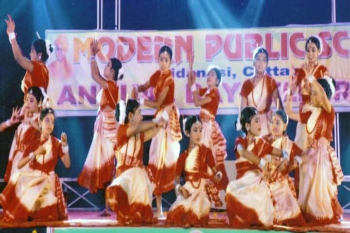 Modern Public School-Dance-Performance
