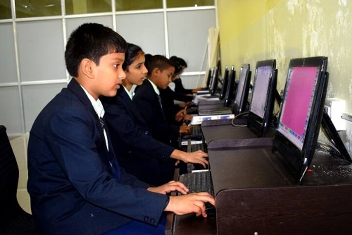 Mount Litera Zee School-Computer-Lab