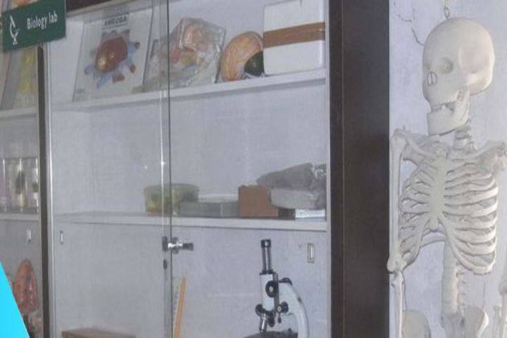 Mount Litera Zee School-Biology-Lab