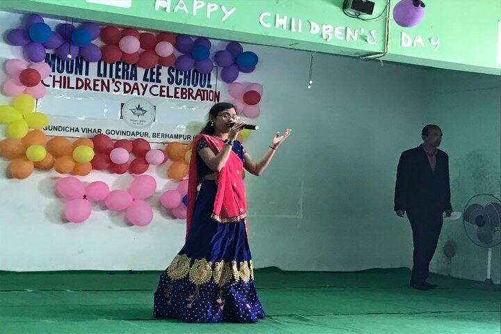 Mount Litera Zee School Berhampur-Singing