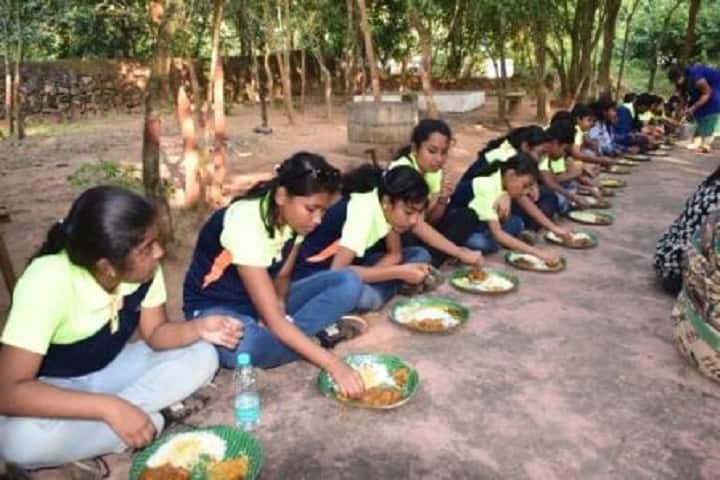 Prabhushree English Medium School- Students Lunch