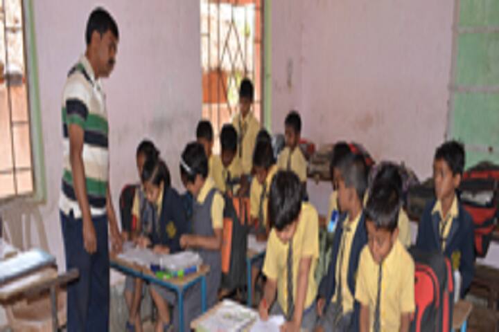 Redwoods English School-Classroom