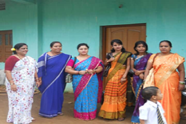 Redwoods English School-Staff