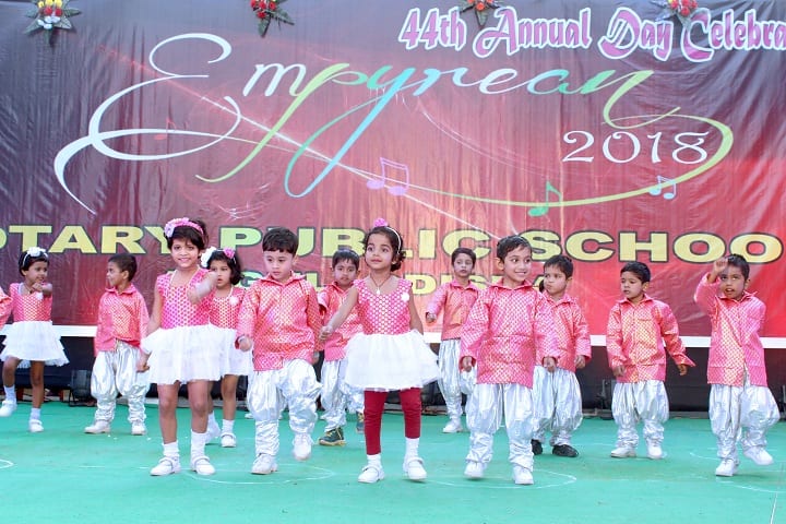 Rotary Public School-Group dances