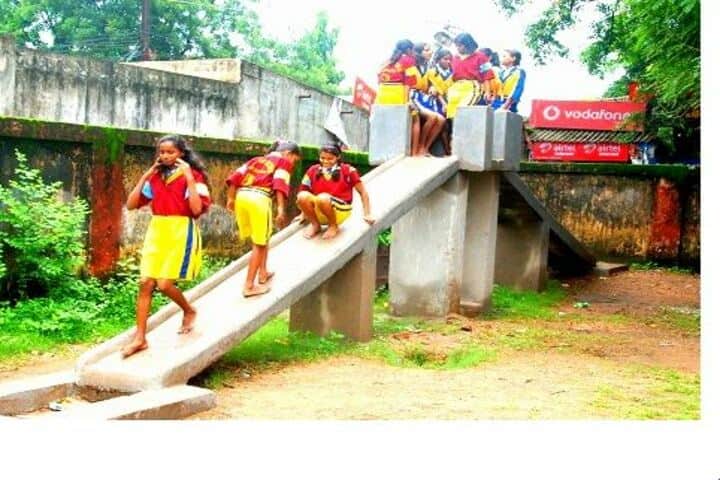 South Eastern Railway Miixed High School-Play Area