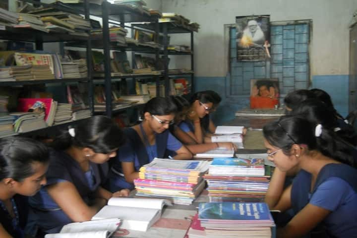 Sri Sathya Sai Vidya Vihar English Medium School-Library
