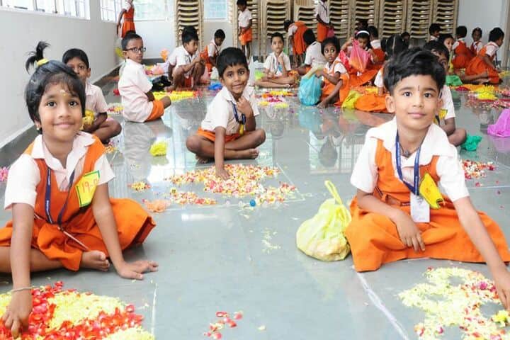 Amrita Vidyalayam-Flower Rangoli