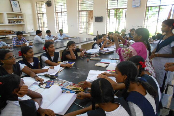 Jawahar Navodaya Vidyalaya Yanam-Physics Lab