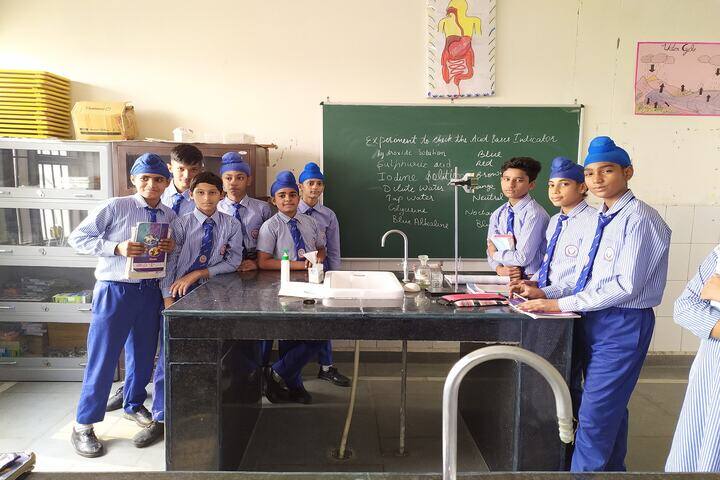 Sri Guru Harkrishan Adarsh Senior Secondary School-Science lab
