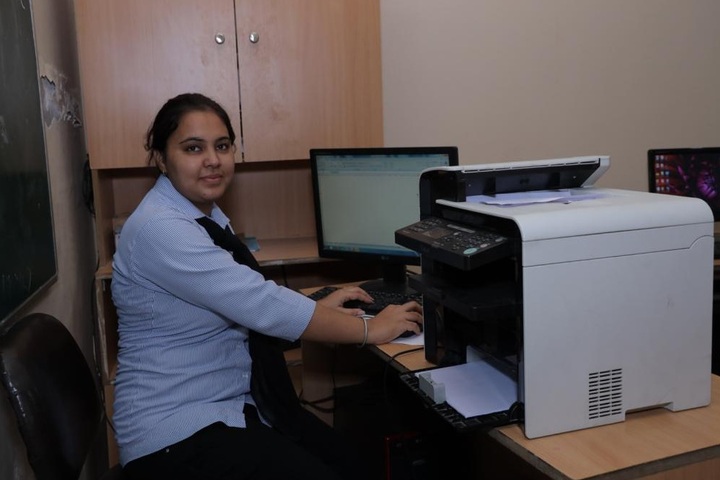 Aadesh International School-IT Lab