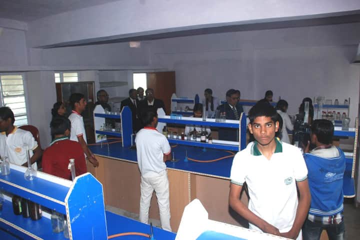 Gurukul Vidyapeeth-Chemistry Lab