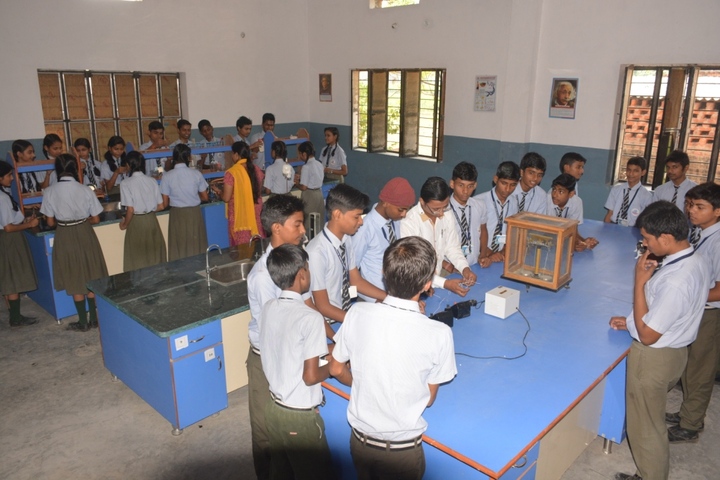 Gyan Bharti Global School-Chemistry Lab