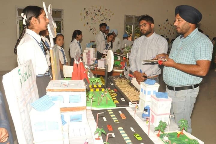Amarpuri Senior Secondary Public School-School Exhibition