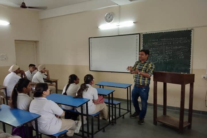 Ashok Vatika Public School-Classroom with teacher