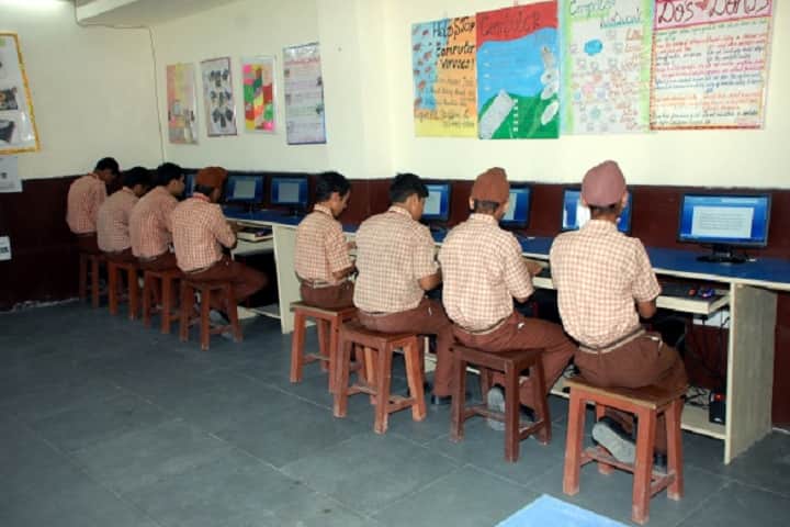 Ashok Vatika Public School-IT Lab