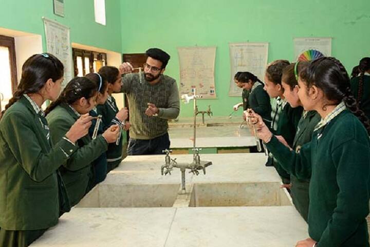 Atma Ram Memorial Convent School-Laboratory