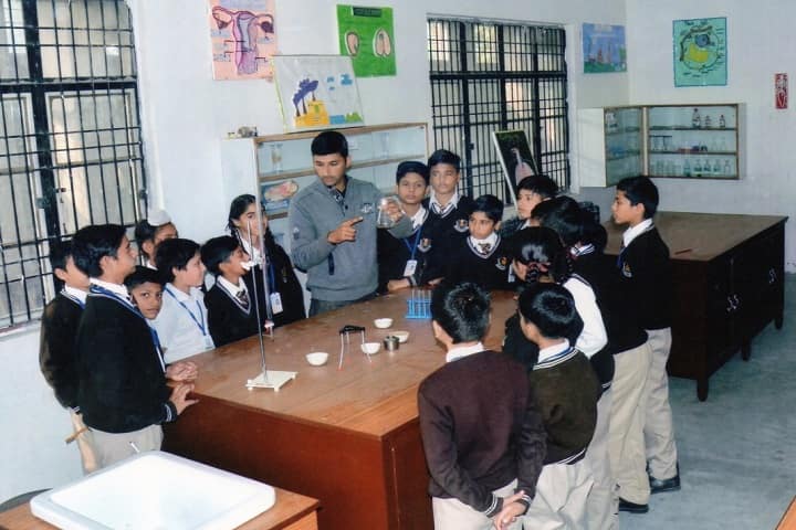 BSMSD Rajput Public School-Science lab
