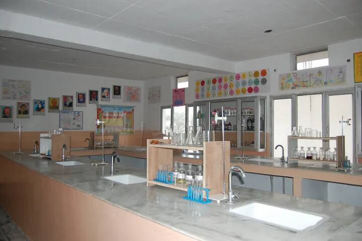 Baba Shri Chand Public School-Laboratory