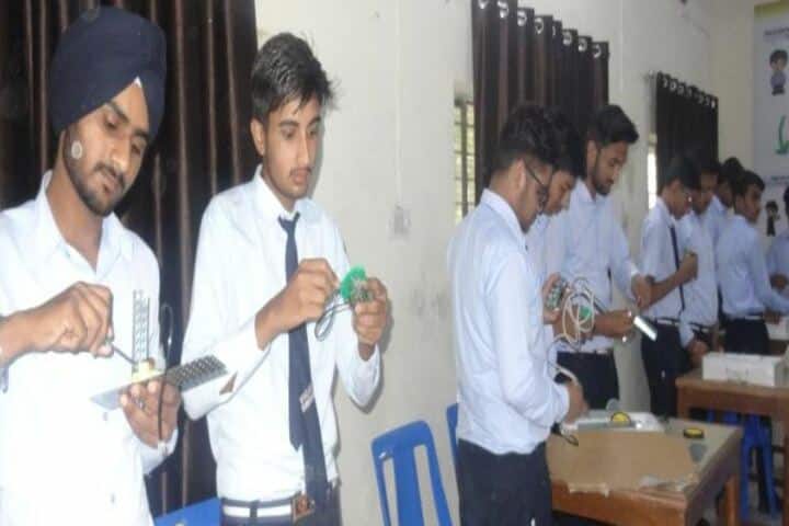 Bal Mandir Model Senior Secondary School-Laboratory