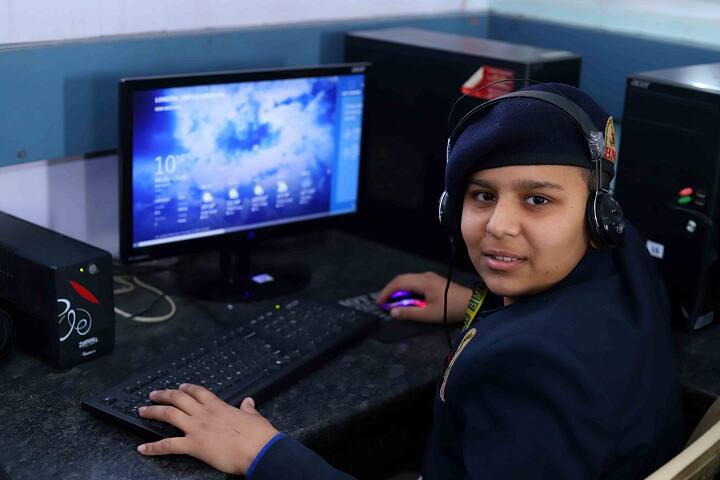 Bhagwan Mahaveer Public Senior Secondary School-English Lab