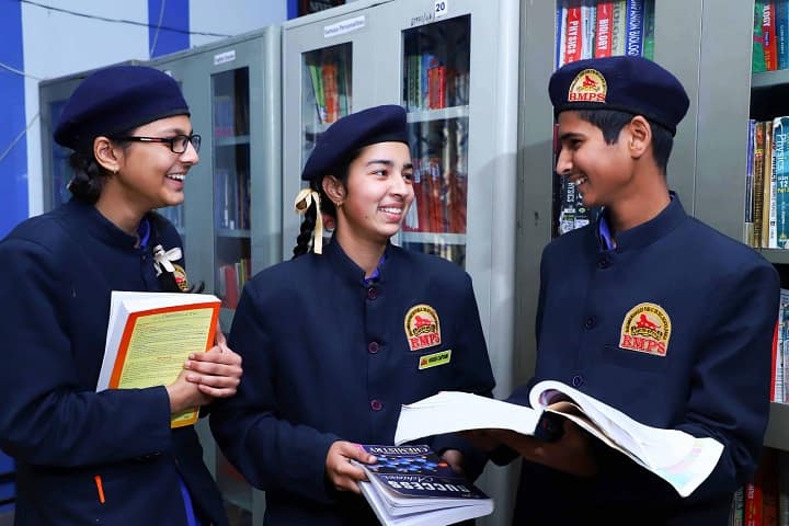 Bhagwan Mahaveer Public Senior Secondary School-Library